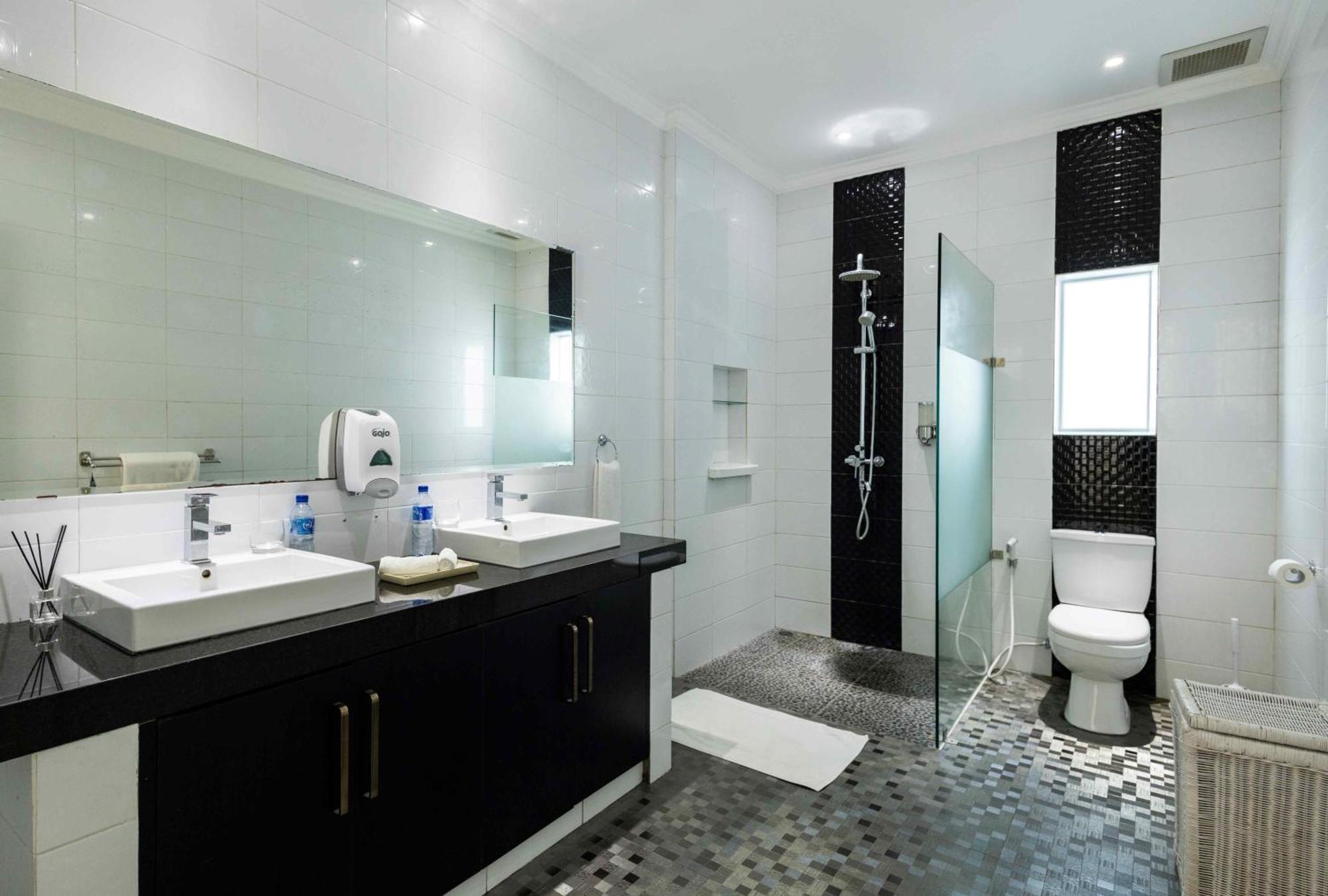 Charming, Villa Sofie - Central Sanur With Refreshing Pool Bagian luar foto