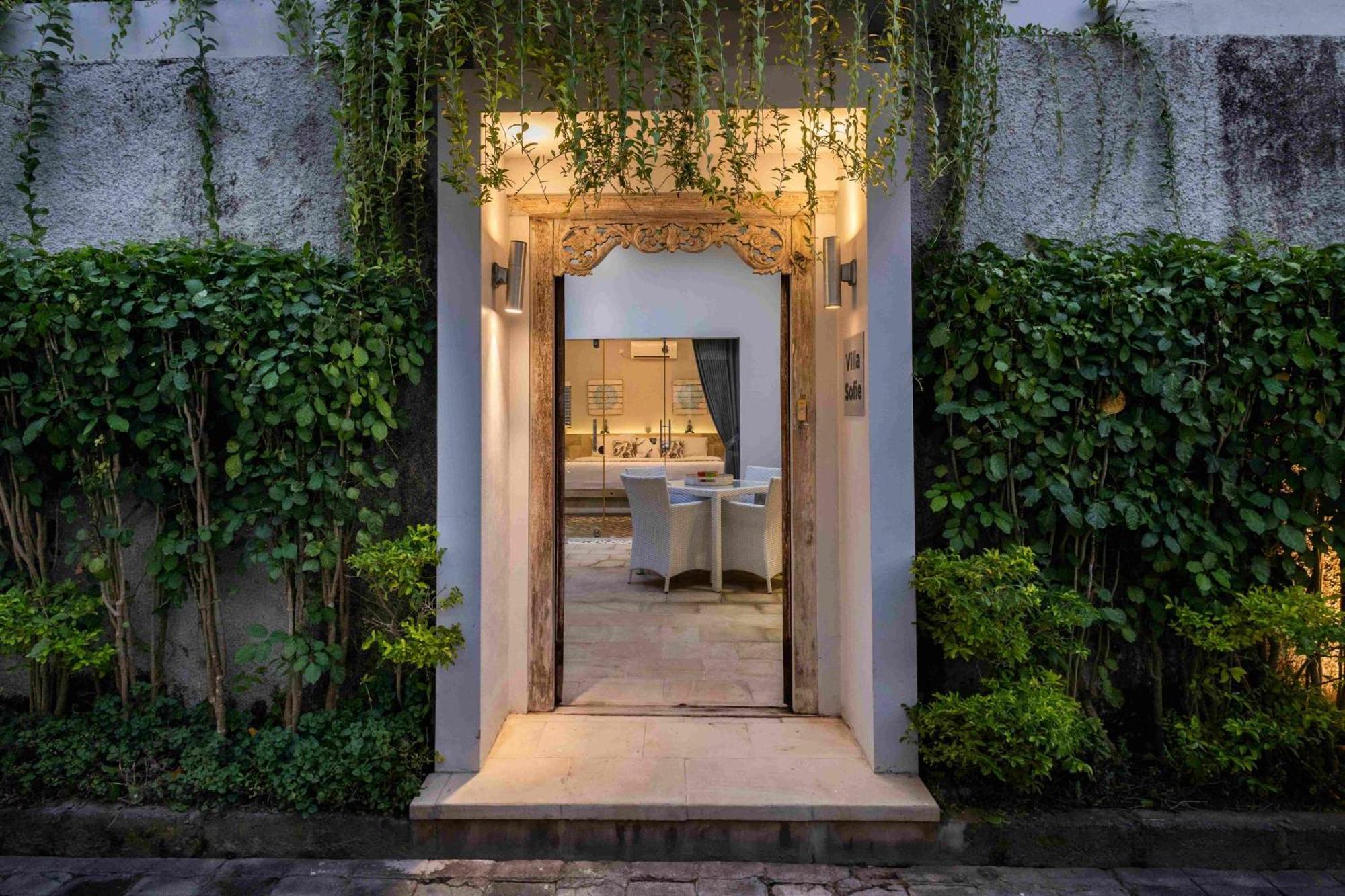 Charming, Villa Sofie - Central Sanur With Refreshing Pool Bagian luar foto
