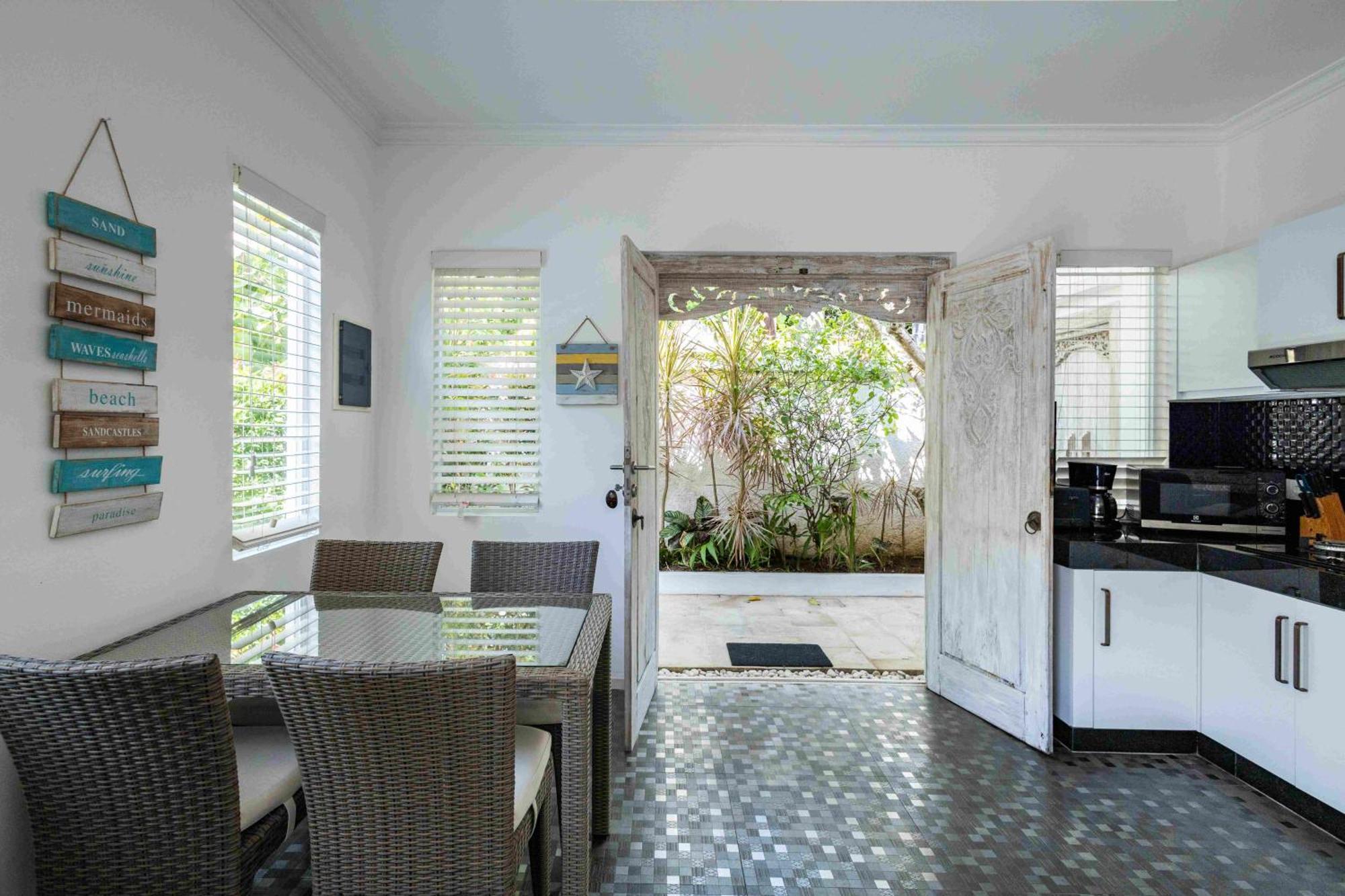 Charming, Villa Sofie - Central Sanur With Refreshing Pool Bagian luar foto